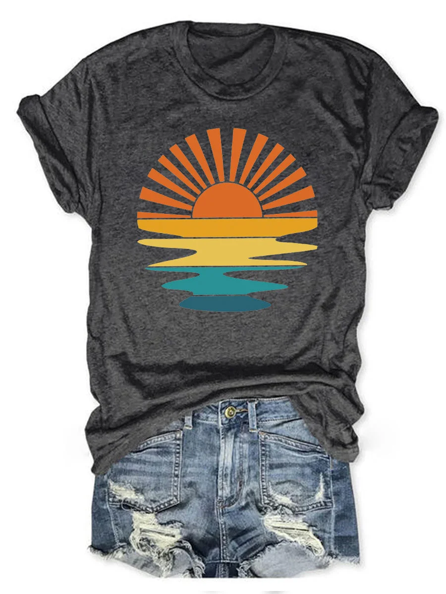 Retro Sunset Rays Wavy T-shirt